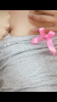Look at the Open Pussy of This Cute Teen. Delicious!