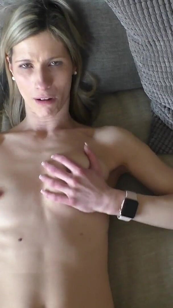 Mellybunnyluder: I Wanna Play with Your Cock for a Creampie
