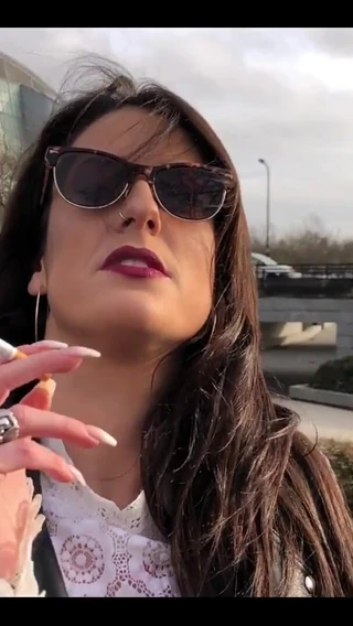 Countess diamond: Smoking