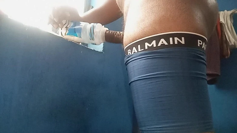 Sweet Indian cock: Băiat indian futai cu sticlă