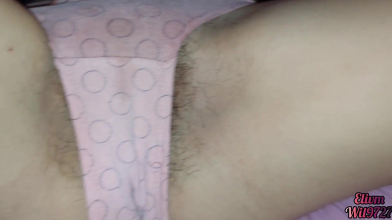 Wil9727: Meine junge stieftochter geht in mein bett, wenn ich fernsieht