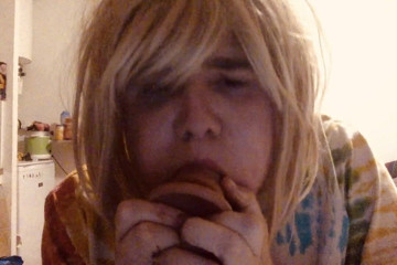BifloXXX: Bifloxxx crossdresser menghisap dan deepthroat dildo
