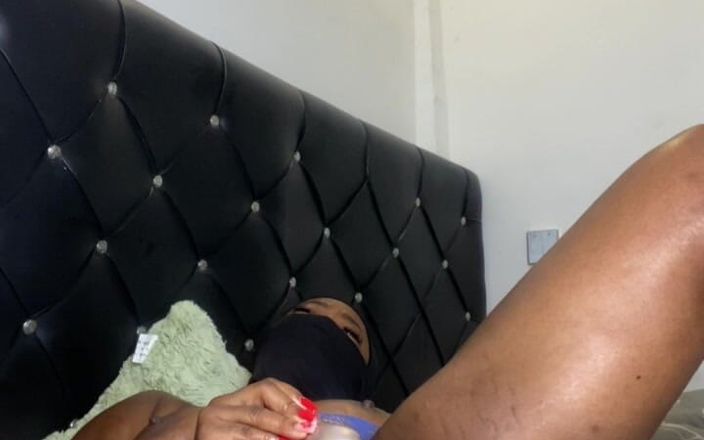 Sassy fat pussy: I Love Being Watched by Lots of Men Live!