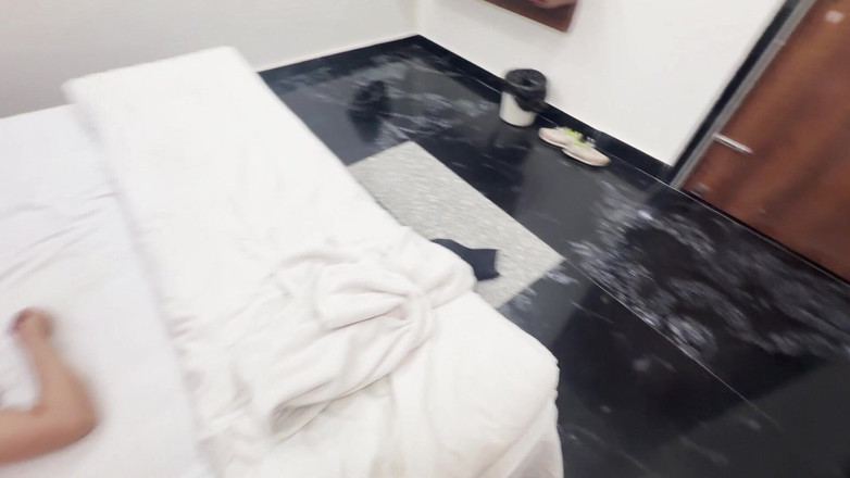 wildDesipair: Ma demi-sœur desi était tellement sexy... Je ne pouvais pas me...
