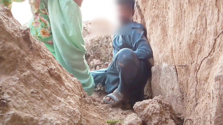 Abida sexy: Sesso desi all'aperto