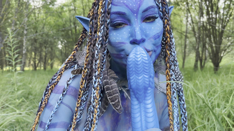 Monika Fox: Avatar Monika Fox 대박 탈출, 하드 딜도 애널과 보지 섹스, 자연에서 시오후키