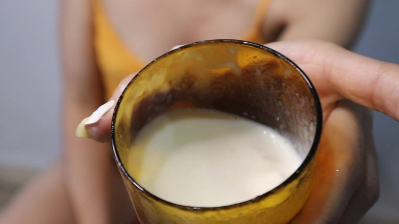 Lynn Scream: Making Banana Milkshake with My Ass
