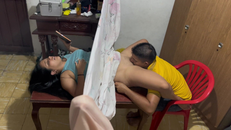 Gilversexy: Stepdaughter Gets Her Vagina Checked When She's Alone