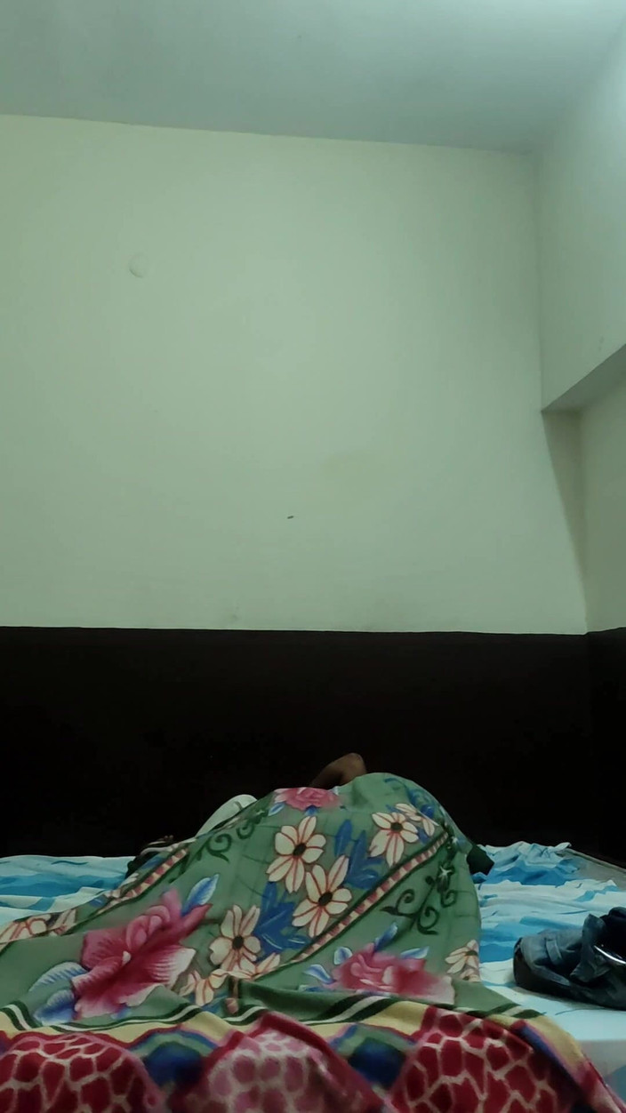 Hindiaudioadda1: Lovers Secretly Enjoying in Bedroom