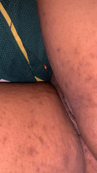 Nasty queen: Naztyqueen předstírá, že se zdřímá a požádá svou spolubydlící, aby natočil...