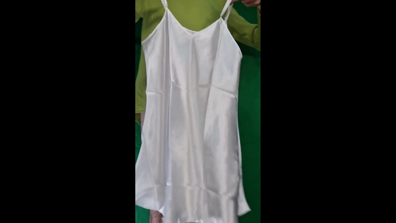 HeIsSooThin: Nachthemd, höschen und tanga Anprobieren