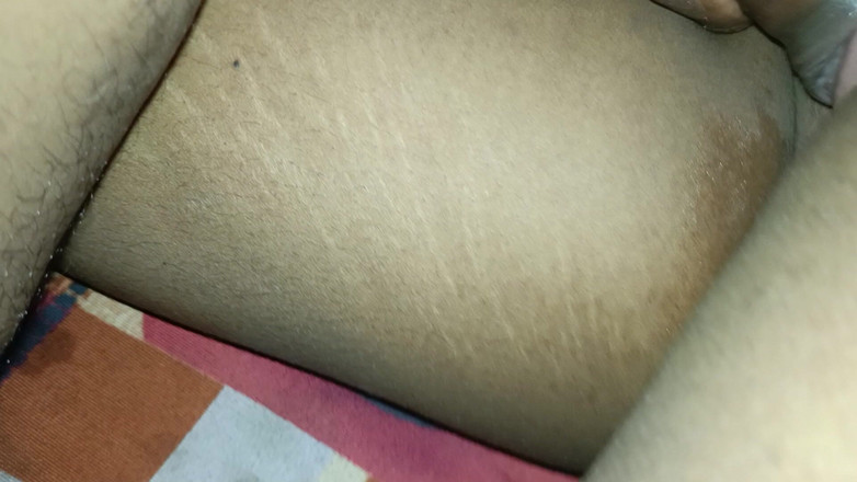 Sdxx: Ich drückte Bhabhis brüste und brachte die Milch zum kommen