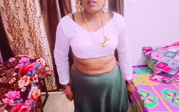 Telugu Honey Lips: Sexe infidèle, une femme au foyer en sari noir se...