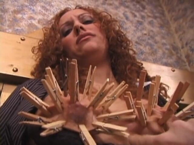 Vintage Fetish: Clothespins pada tetek