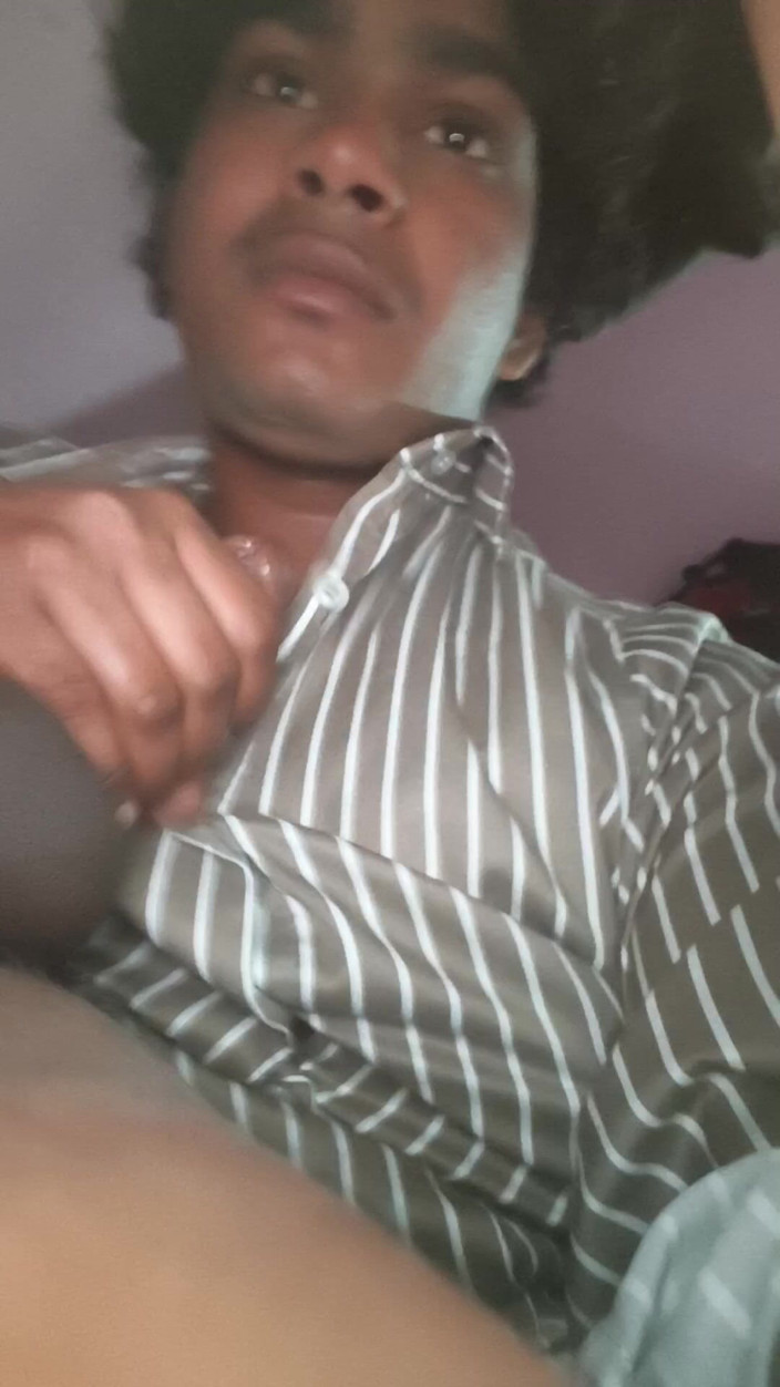 Sa123bh: Caldo ragazzo indiano succhia il cazzo nella stanza