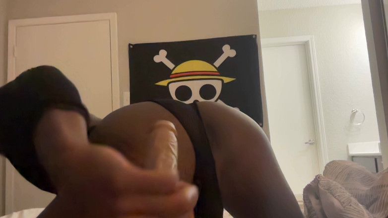 MaxArcane: Чорний чувак грає зі своєю дупою і використовує ділдо