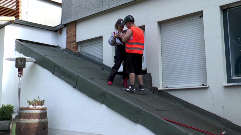 MMV German Kink: Büyük memeli orta yaşlı seksi kadın iş yerinden iş arkadaşıyla...