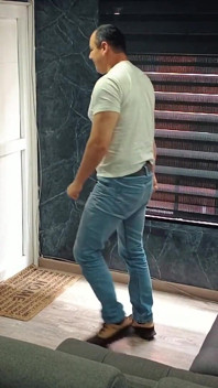 Jiran milf miang menggoda saya semasa suaminya tiada dan kehabisan diliputi air mani pada teteknya