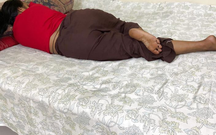 SAFI TV: Ich fand meine stiefschwester allein auf dem bett und ich...