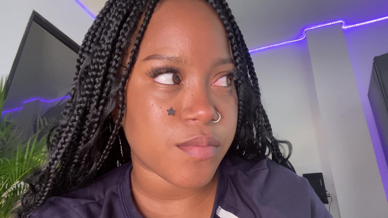 brunette: – Bak ne kadar esnek olabiliyorum baba