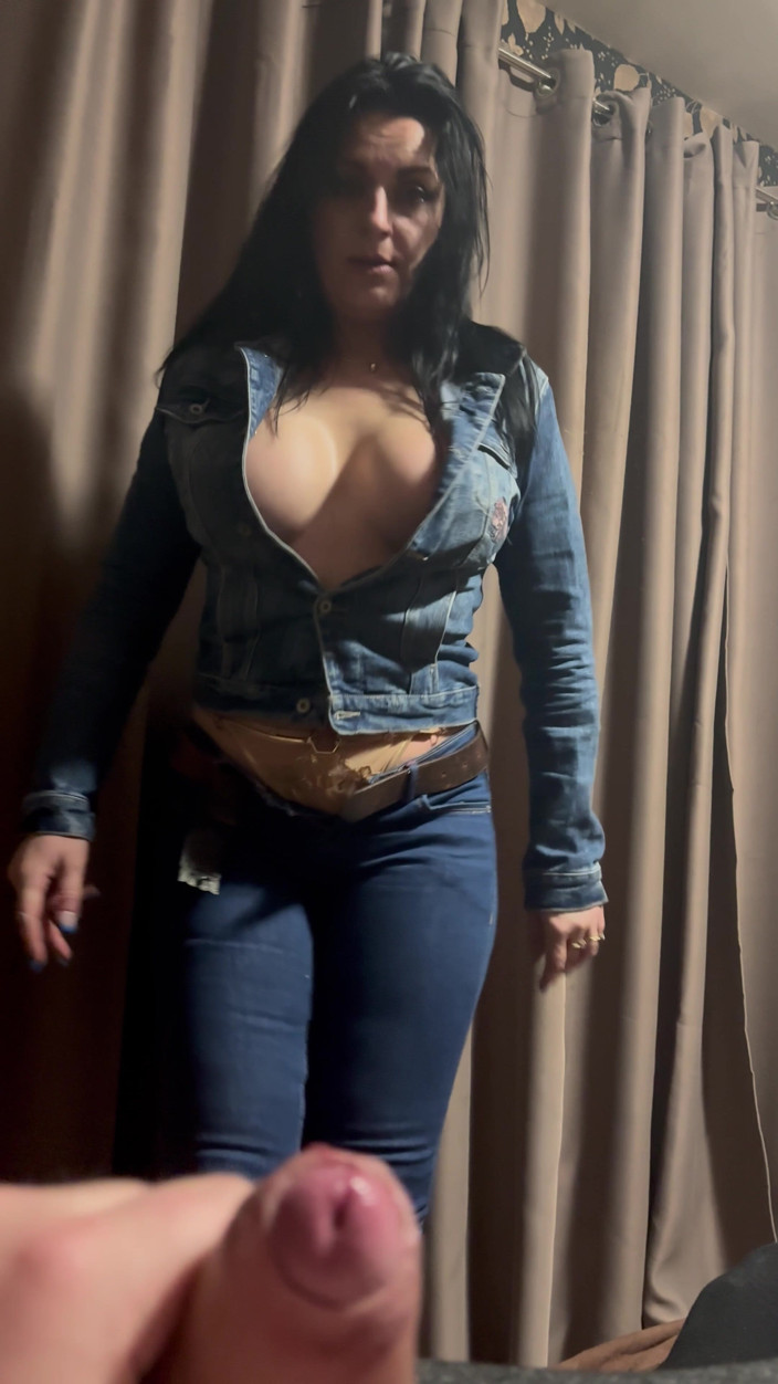 MilfyCalla: Denim Deepthroat, Tersingkap dan Meludah Bermain. Telan Sperma Dua Kali
