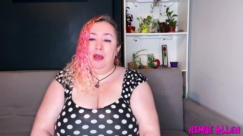 Nimue Allen: 나를 위해 핑크 레이스 팬티를 뚫고 자위해