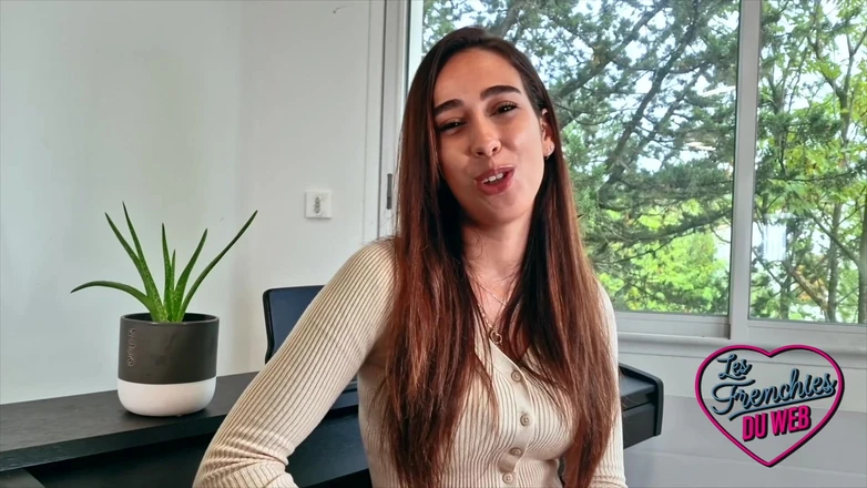 The Frenchies of the web: Camila, una joven minx no tan tímida, quiere ser follada