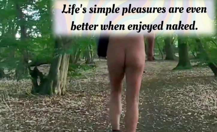 MaleModel: Dalam Desa Berjalan Bogel