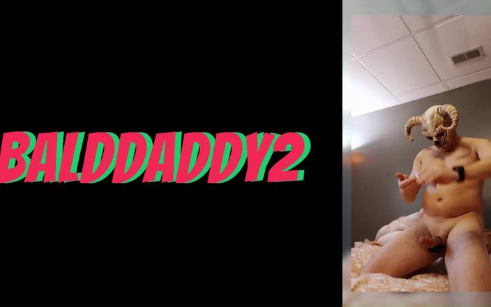 Bald Daddy: Balddaddy затикає дупу з великою іграшкою, швидка гра