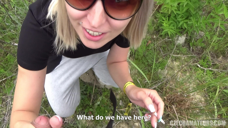 CzechAmateurs: Čeští amatéři 109 kouření na dálnici