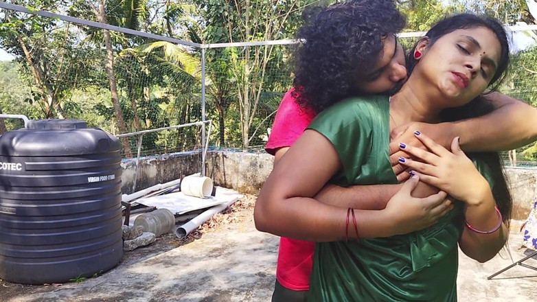 Vaigavarun45: Out Door Sex, Vaishnavy and Sharun Raj Out Door Romance...