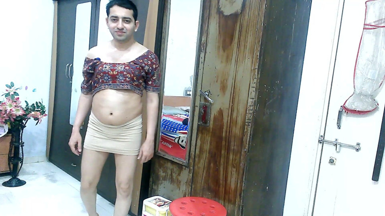 Cute & Nude Crossdresser: Sexy sissy crossdresser femboy Sweet Lollipop in a crop top...