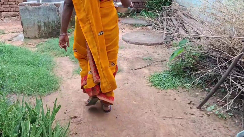 Sumaj: Une bhabhi indienne cheting husbend long drive