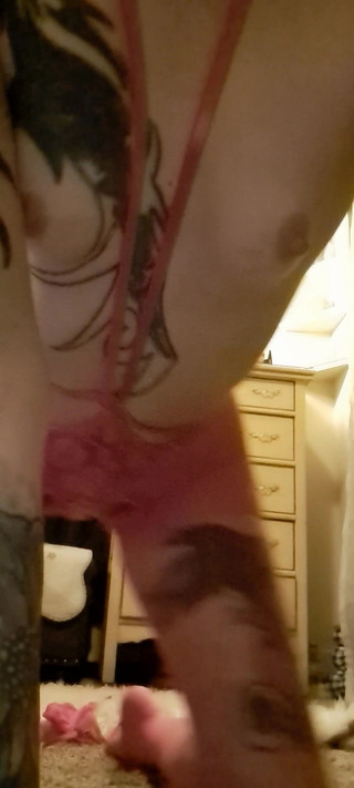 PandoraSG: मेरी बहिन के लिए धीमी और कामुक स्ट्रिपटीज़