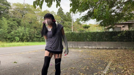 megu2002: Vystavena na procházkách v parku a na parkovišti