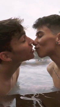 NextDoorTwink - Интенсивные камшоты для двух симпатичных твинков