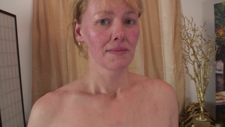 LetsGoEroticOnly: /Une MILF se fait baiser dans un casting