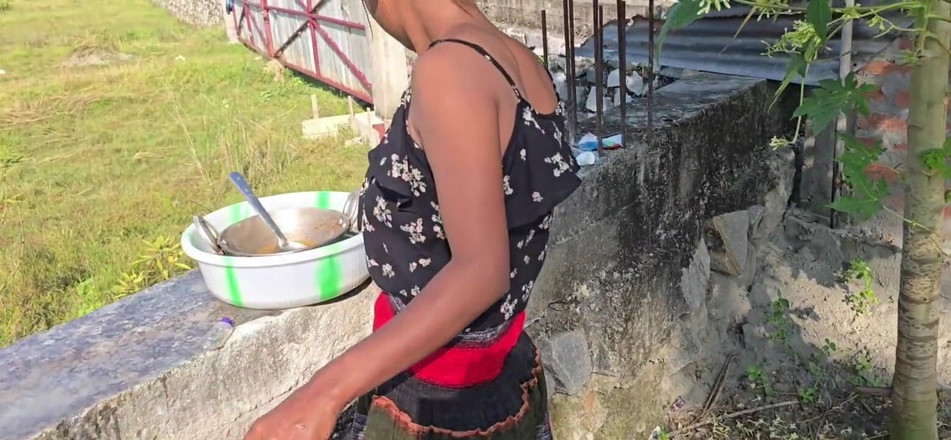 SafeRosebush8: Karım beyaz sutyen pembe külotla banyo porno videosu