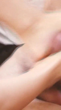 Schattige meisjes willen een harde scène-3_sexy brunette met een grote kont wordt anaal genomen en eindigt met haar voeten bedekt met sperma