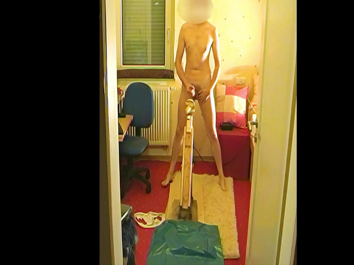 Mark Hannes: Ayakta el feneri mastürbasyonu