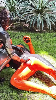 照顾我的乳胶 - Alex Latex