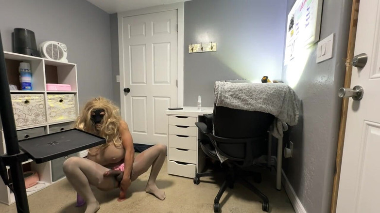 ChubbyClass: Éjaculation dans la chambre