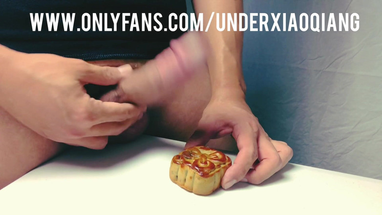 UnderXiaoQiang: Mooncake'ime boşal - yemek pornosu - tam video
