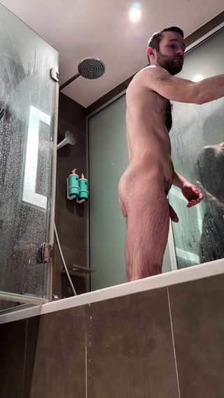 Mart_the_cat: Saya bergabung dengan ayah mertua saya di kamar mandi