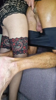 セクシーなホテルの楽しい鞭夫のお尻