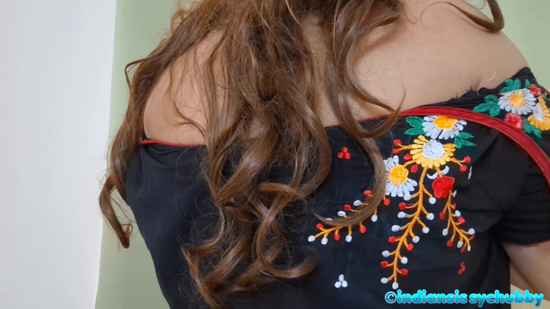Indiansissychubby: Sutta Dominica'dan MILF Smokin