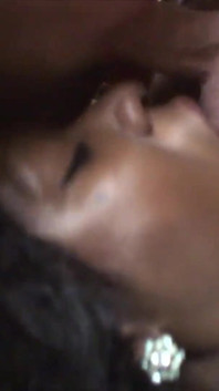 Amanda dan Josy - si jalang lesbo miang bermain permainan kotor 2-3