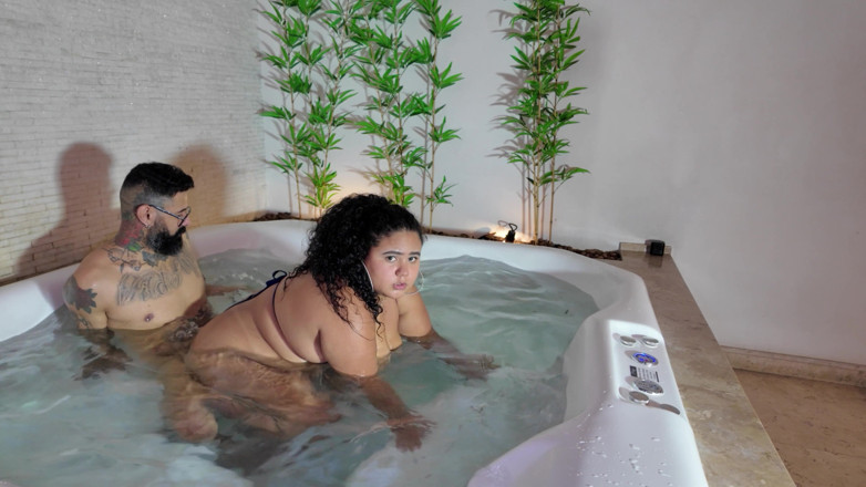 Pamela Panda: Sex in the Hydro with the Tattooed Guy