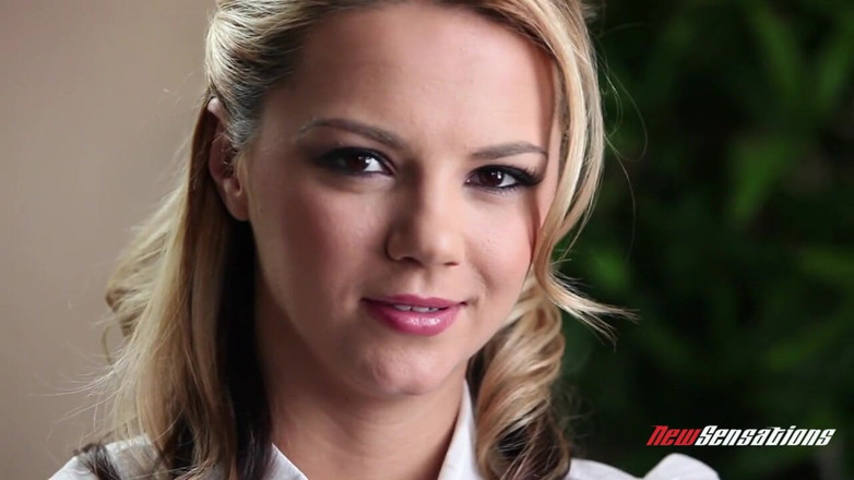 Ashlynn Brooke: Ashlynn &amp; Auf der Einende - Ashlynn Brookes lesbische Fantasien #01