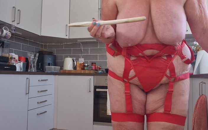 Uk Joolz: Kitchen Play